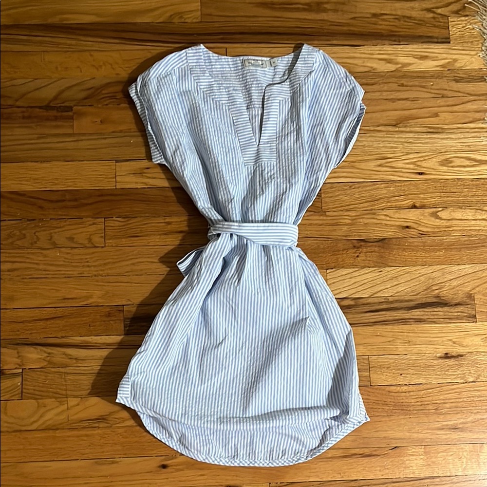Vineyard Vines performance striped dress with belt